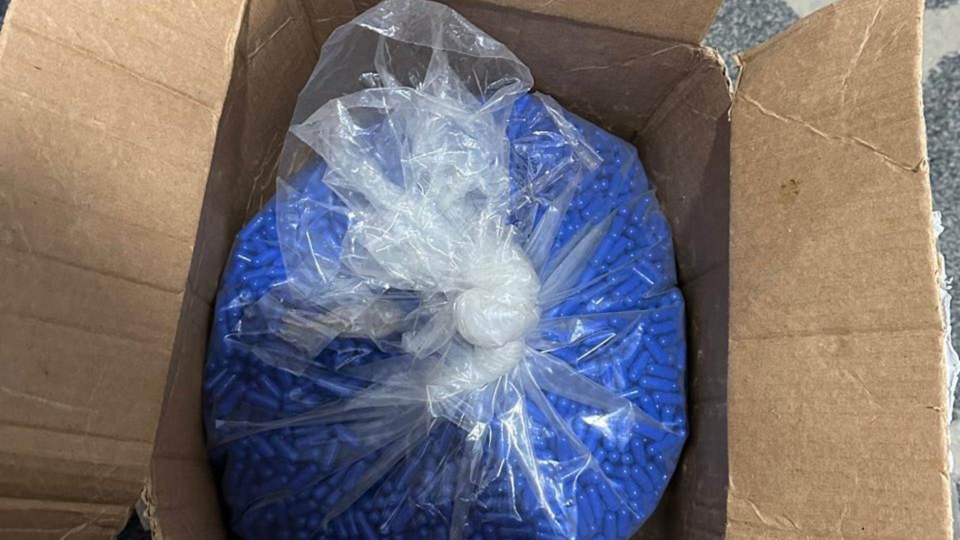 Mulher é presa com 6 kg de remédio para emagrecer ilegal no ES