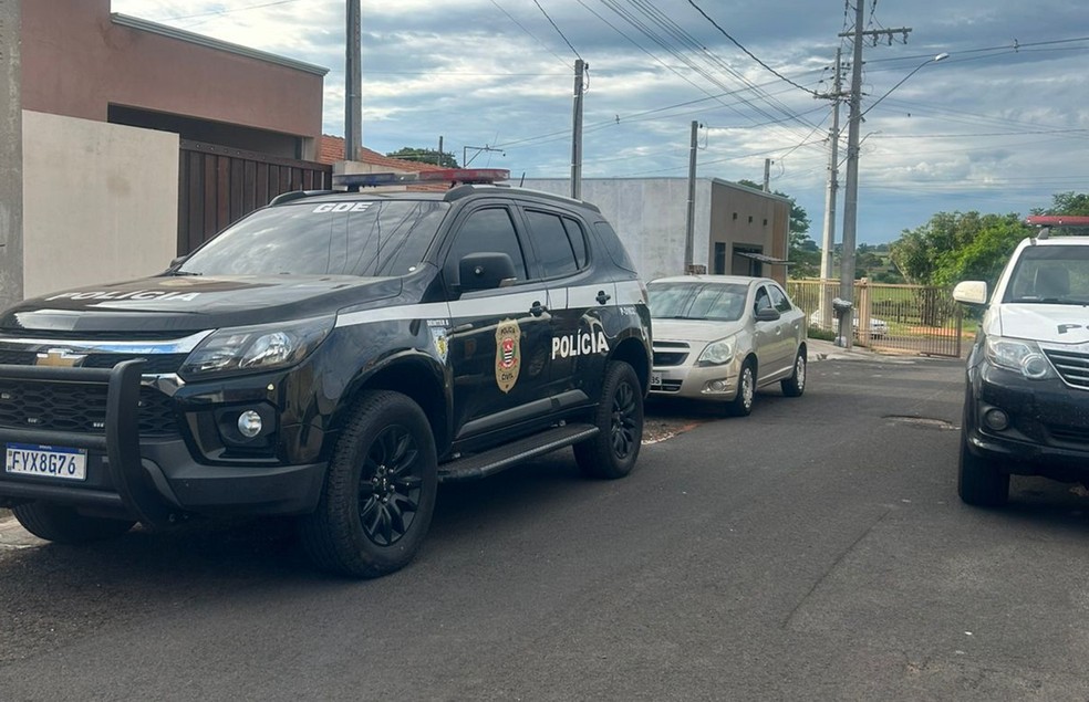 Operação policial investiga ponto de venda de drogas e prende dois homens em Rancharia (SP) — Foto: Polícia Civil