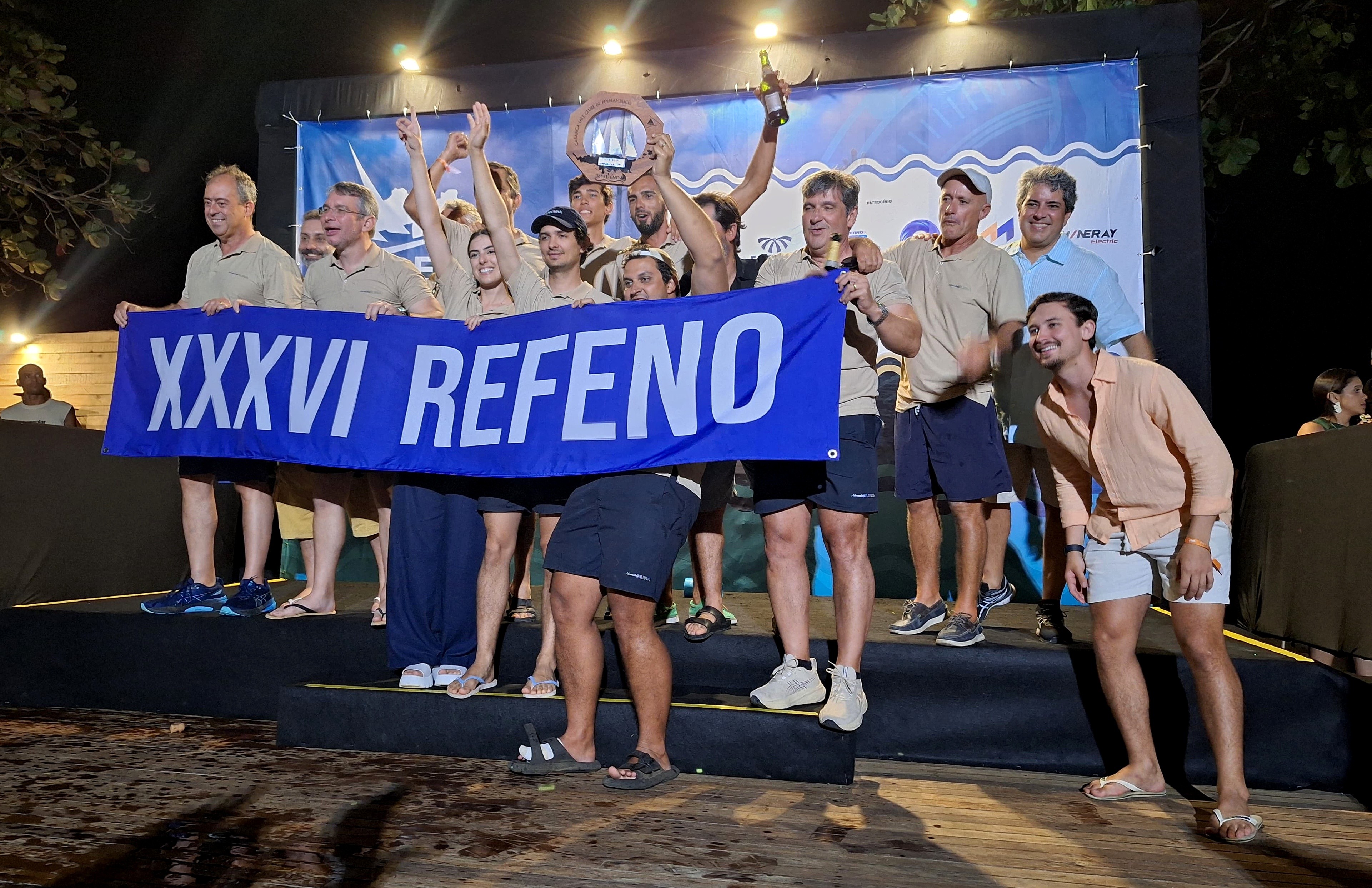 
Campeões da 36ª Regata Recife-Fernando de Noronha são premiados 