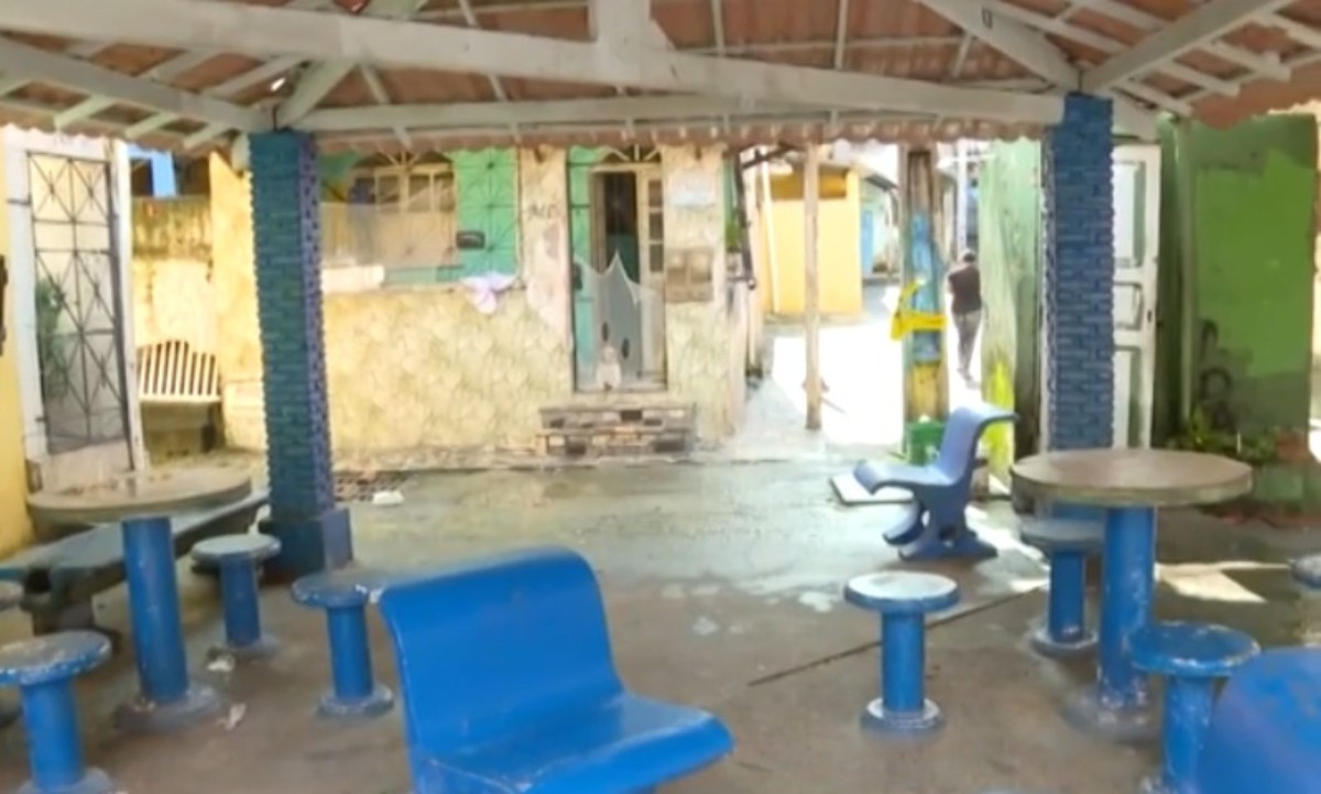 Jovem morre e adolescente fica ferido após ataque a tiros em bairro de Salvador