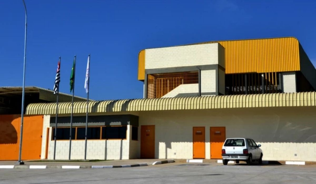 Adolescente é apreendido após agredir cuidadora de abrigo com cabeçada e empurrões em Limeira, diz Polícia Civil