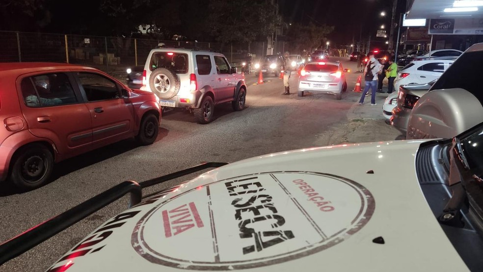 Operação Lei Seca autua 14 pessoas em Parnamirim — Foto: Divulgação / PMRN