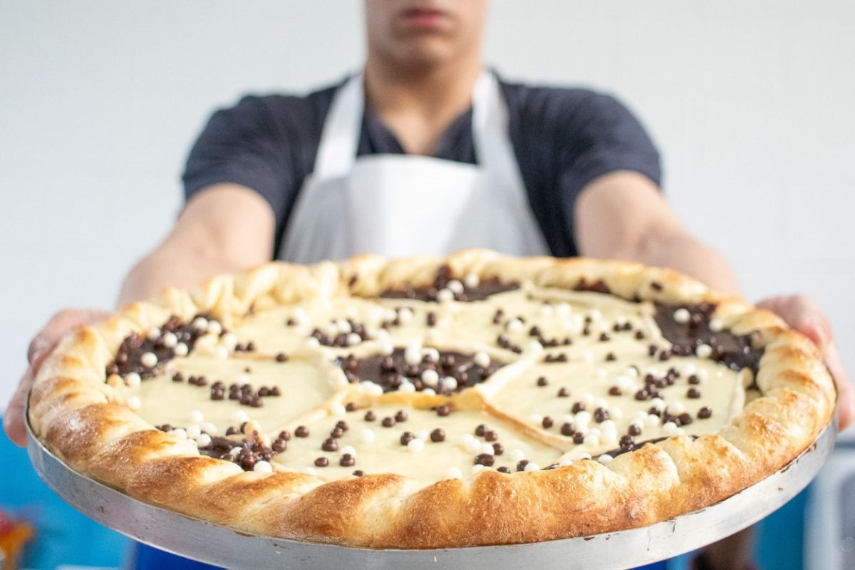 Livro reúne 22 receitas de pizzas criadas por adolescentes da Fundação Casa