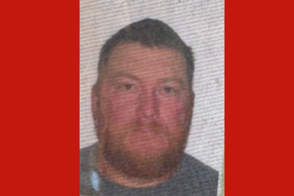 Alcir Joelson Wandscheer, de 43 anos, morreu após o pneu que realizava manutenção explodir — Foto: Reprodução