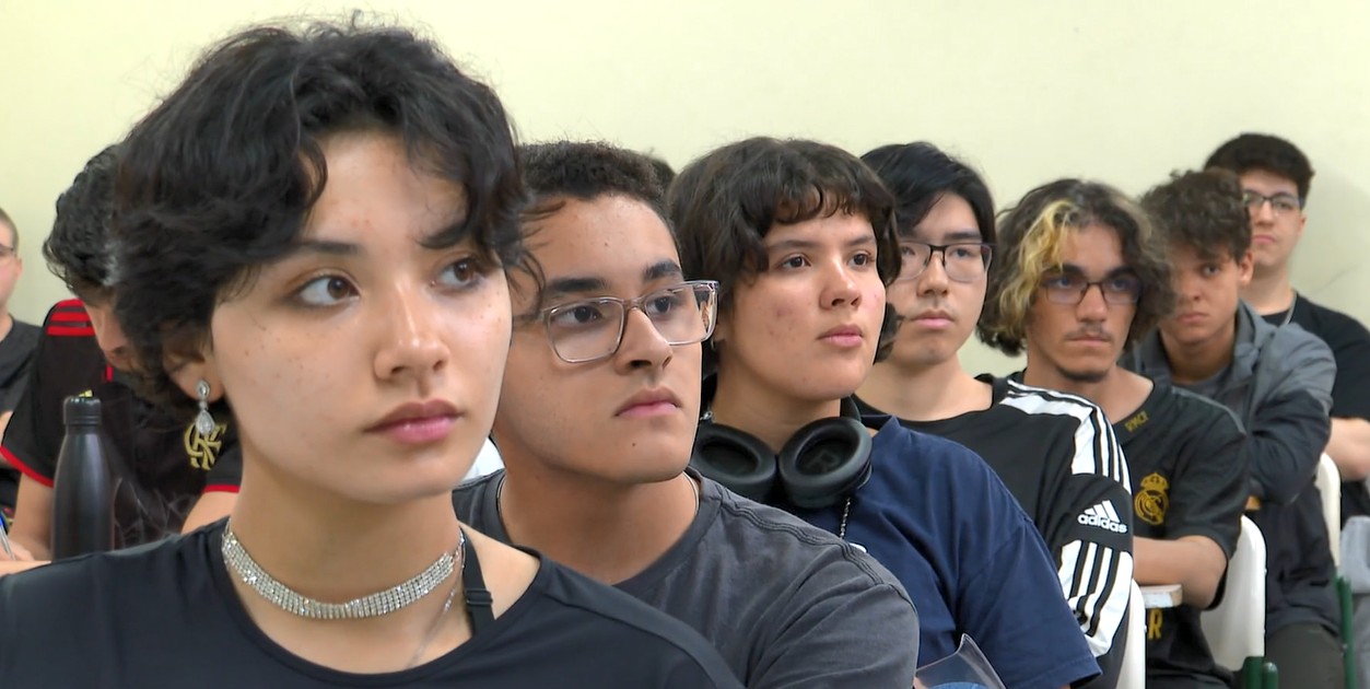 Número de meninas em cursos de tecnologia nas Etecs cai 21% em um ano