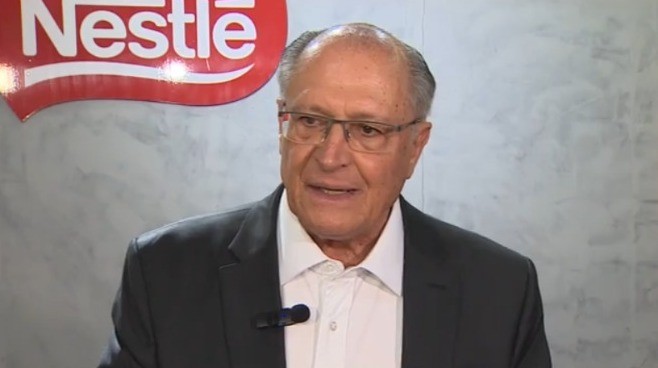 Em evento no interior de SP, Alckmin (PSD) afirma que não há risco de faltar energia no Brasil e defende volta do horário de verão após as eleições