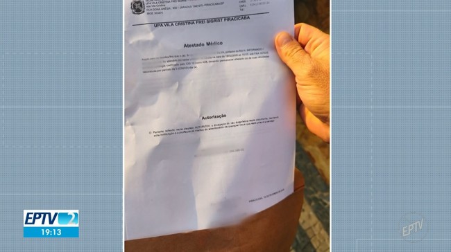 Mãe leva bebê a médicos por gesto repetitivo e descobre que era só pedido de massagem nas costas