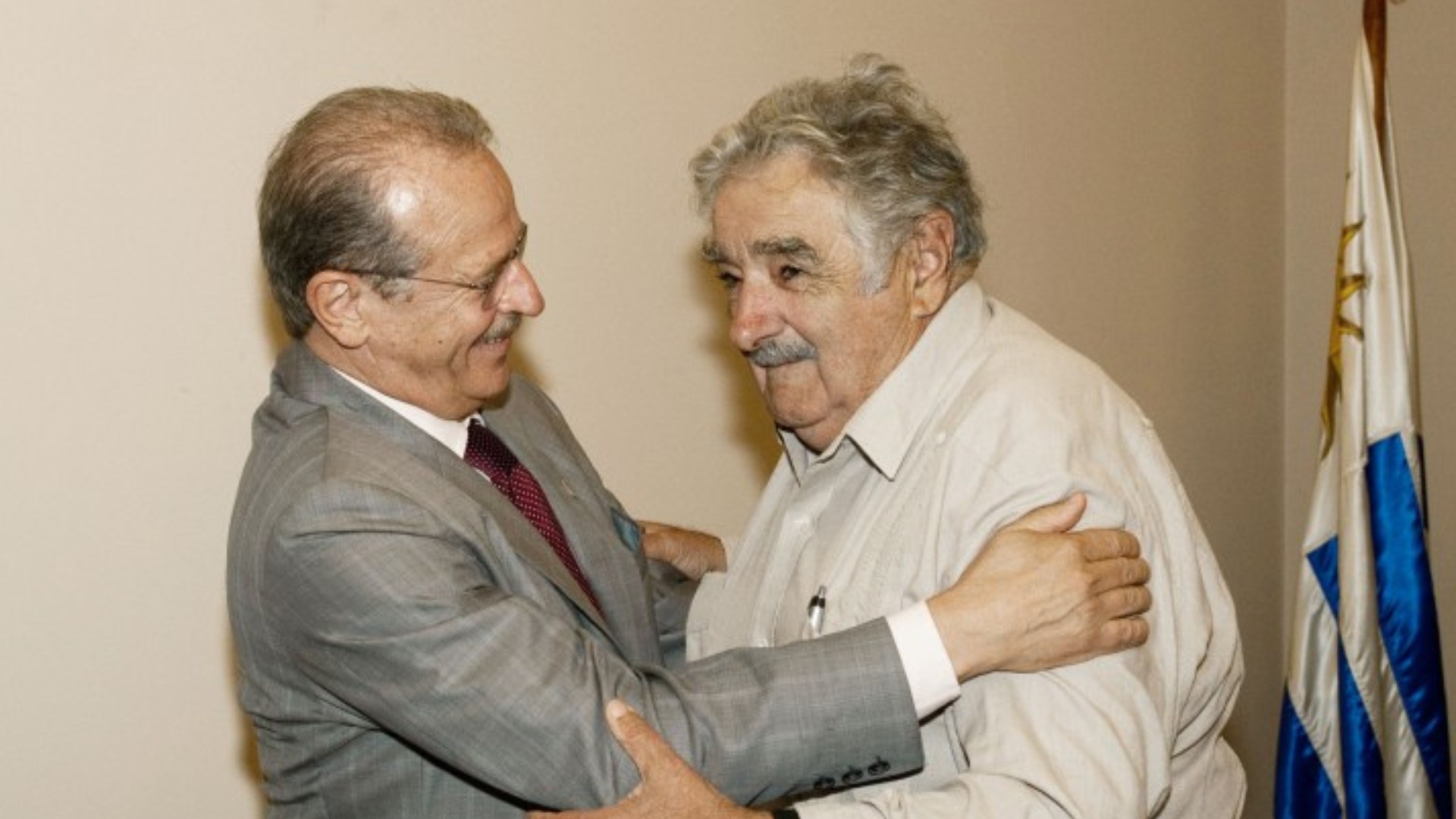 'Chamava atenção pela capacidade de ser tolerante, inclusive com o inimigo', diz Tarso Genro sobre Mujica