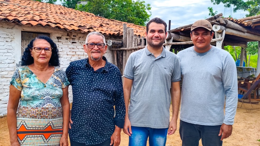 Sidrônio mora no sítio com esposa e dois filhos. — Foto: Ícaro Dias/IFCE