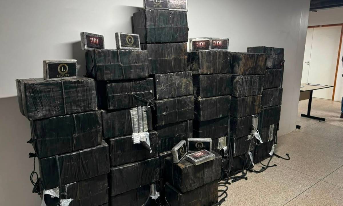 Operação prende nove suspeitos e apreende uma tonelada de cocaína no Porto de Salvador