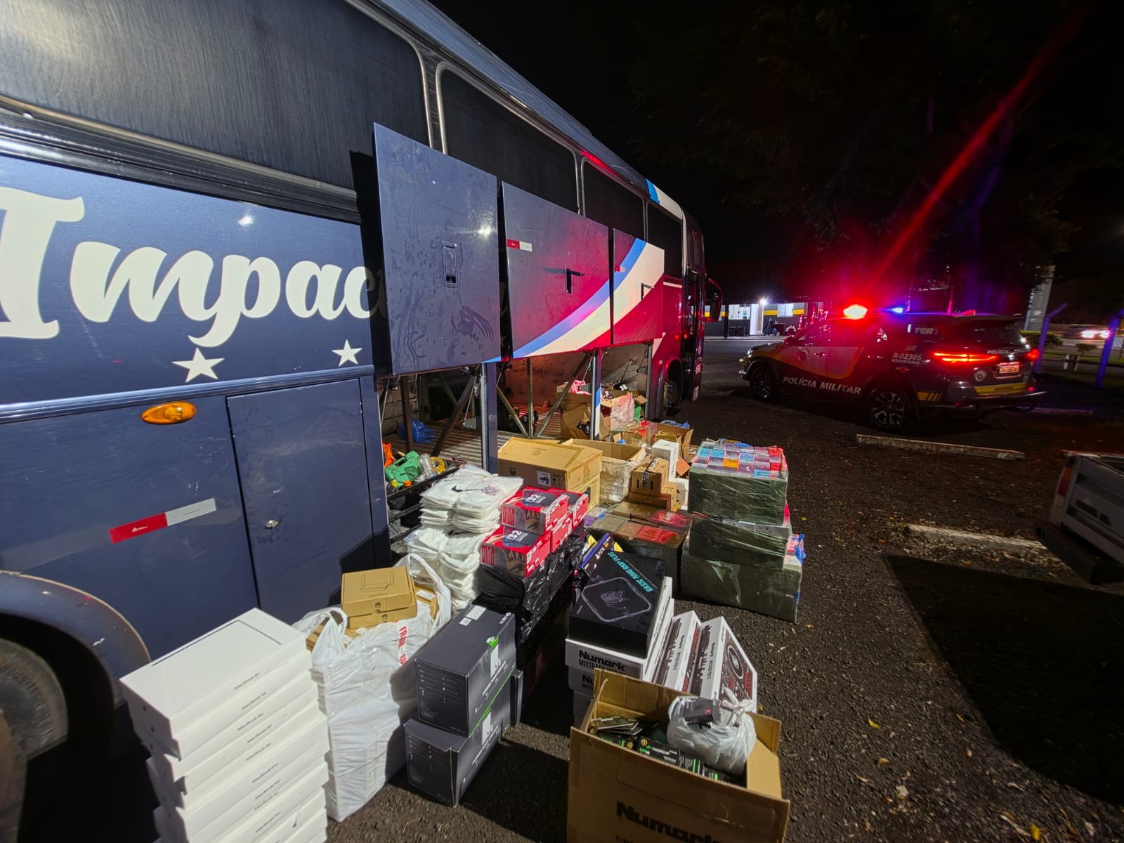 Ônibus com carga de contrabando é apreendido pela polícia em Florínea