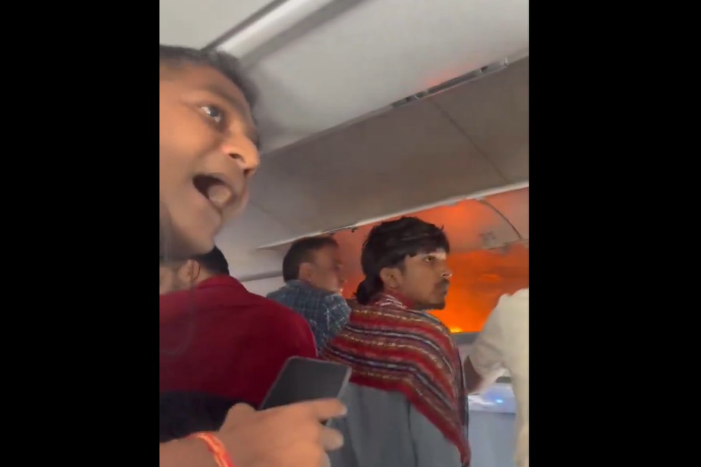 Powerbank pega fogo durante voo na Índia, e avião faz pouso de emergência — Foto: Reprodução/Redes sociais