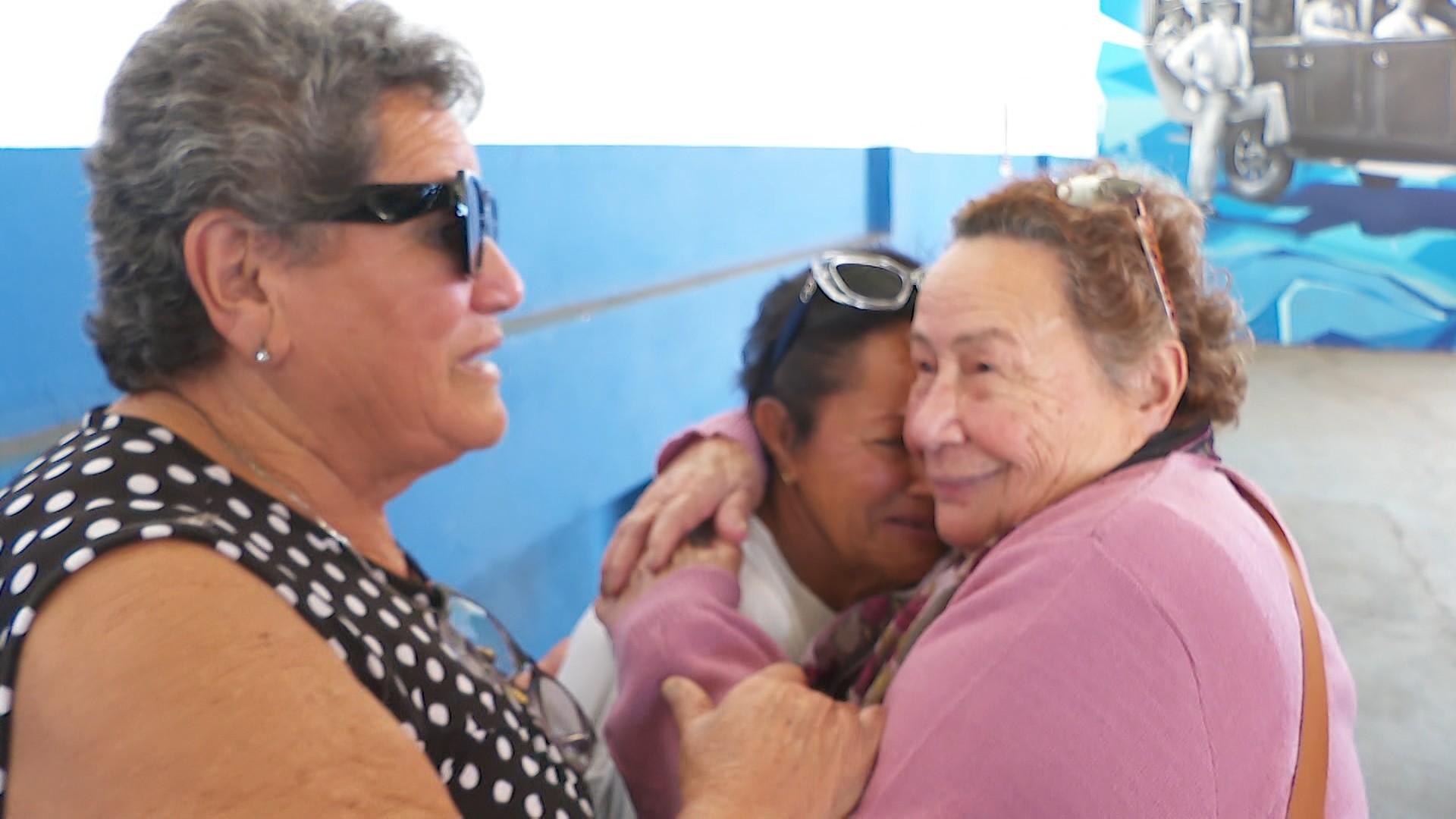 
Adotadas por famílias diferentes, irmãs se reencontram após quase 7 décadas no interior de SP 