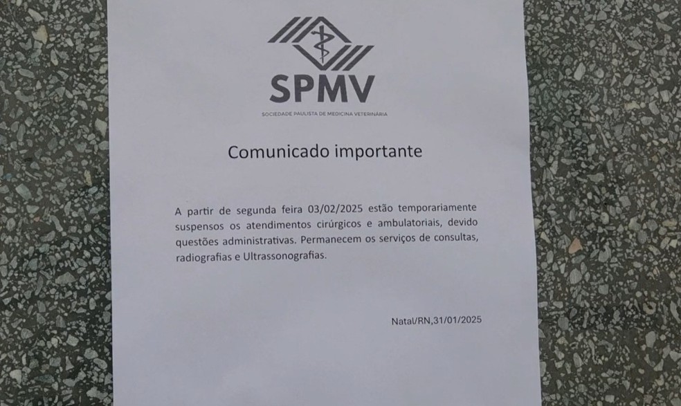 Comunicado na entrada do hospital veterinário de Natal — Foto: Inter TV Cabugi/Reprodução