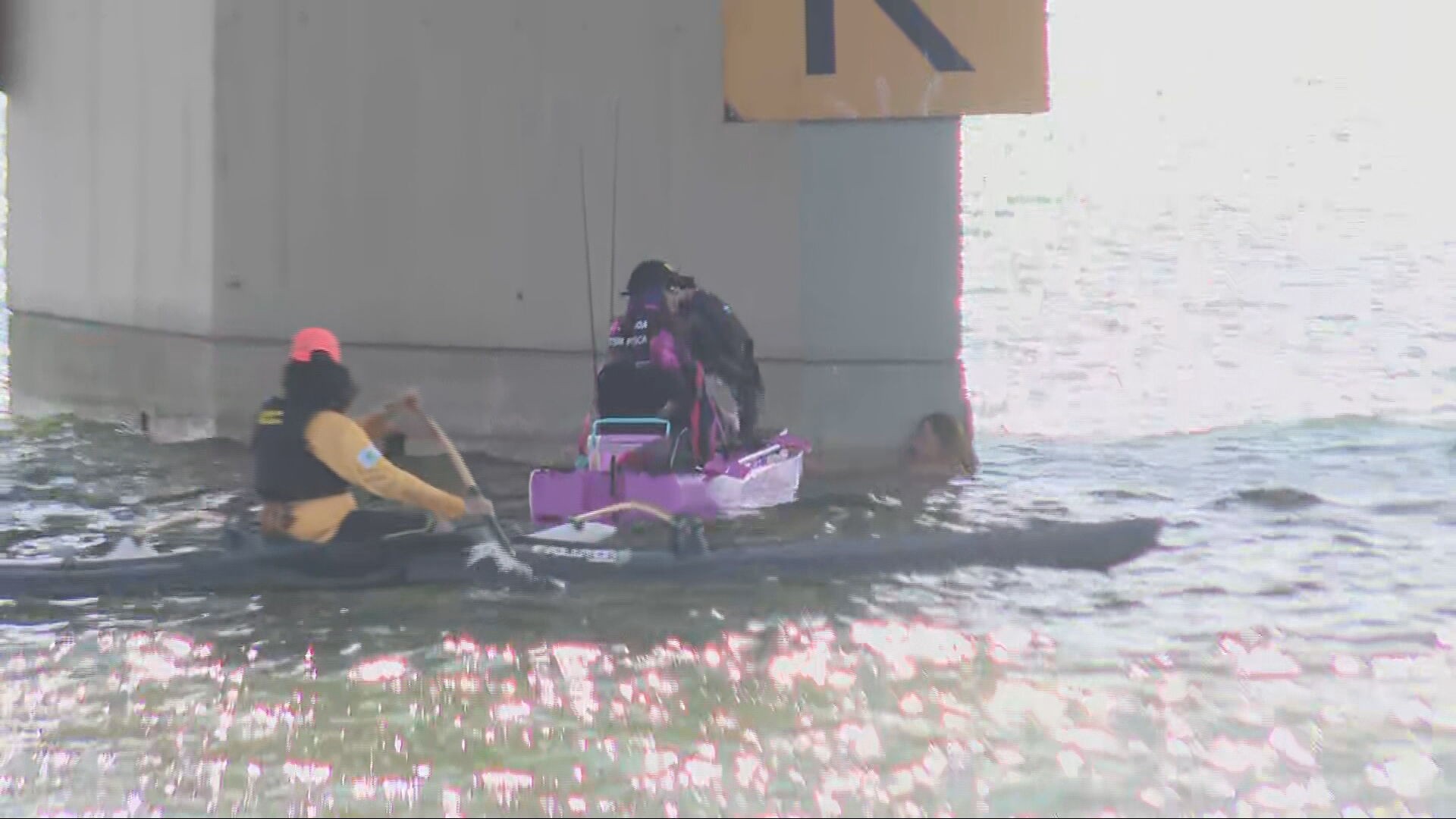 VÍDEO: pescadora ajuda a resgatar mulher de afogamento no Lago Paranoá, em Brasília
