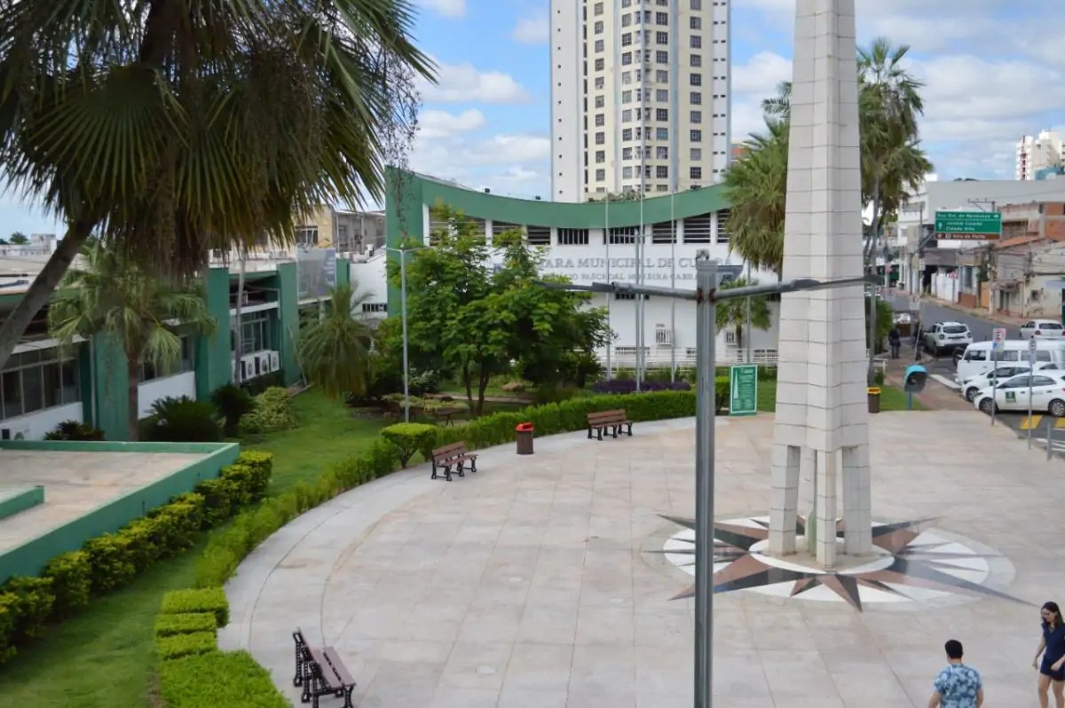 Câmara aprova projeto que prevê aumento salarial para vereadores de Cuiabá; veja como votou cada parlamentar