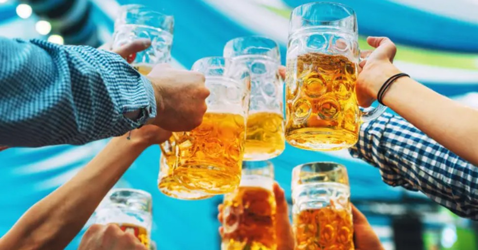 Ravi Das examina se o psicodélico de curta duração dimetiltriptamina (DMT) pode ser usado para tratar os sistemas de memória e aprendizado do cérebro de dependentes do álcool — Foto: Getty Images