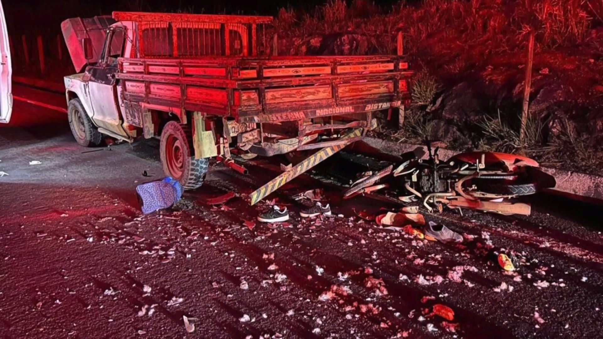 Motociclista morre em acidente na BR-262 no ES; médico encontrou arma de fogo com a vítima
