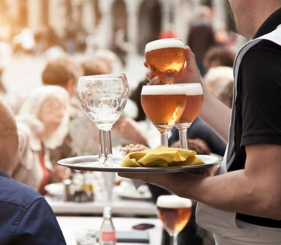 A cerveja é a bebida alcoólica mais popular em termos de volume consumido — Foto: Getty Images via BBC