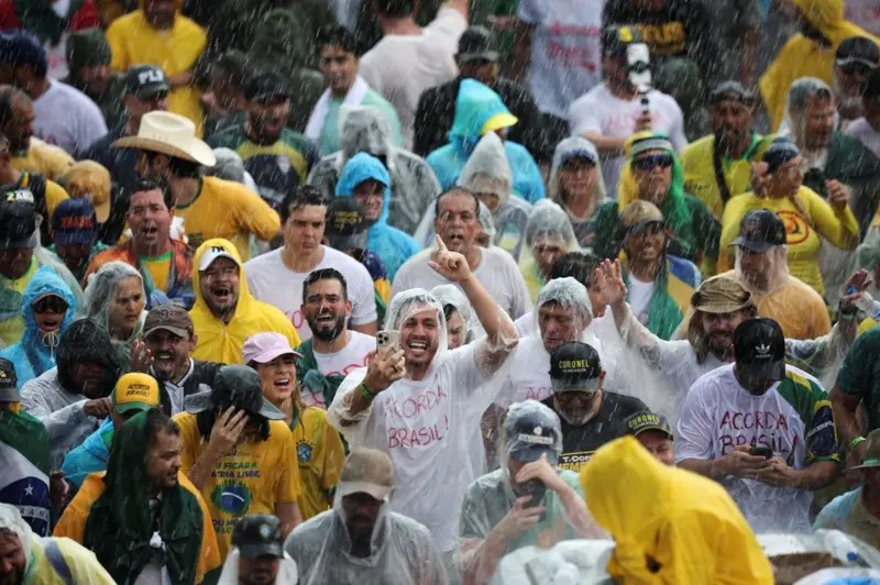 Em imagens: como foi a chegada da marcha de apoiadores de Bolsonaro a Brasília
