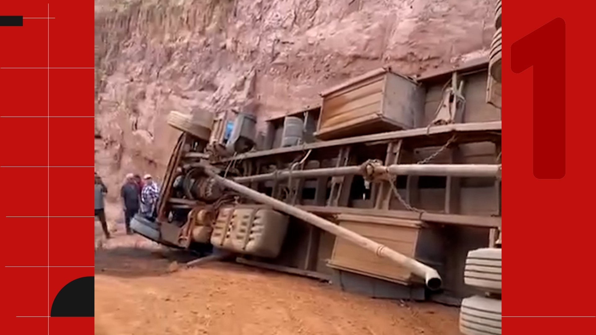 Caminhão boiadeiro tomba na MA-008 e deixa animais mortos entre Paulo Ramos e Marajá do Sena