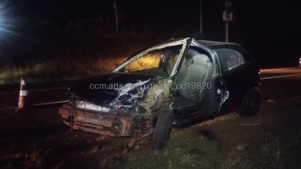 2 de 3
As duas v&iacute;timas sofreram ferimentos graves, foram socorridas e removidas pelas equipes de resgate. Uma delas foi encaminhada para um hospital da regi&atilde;o &mdash; Foto: Artesp/Divulga&ccedil;&atilde;o