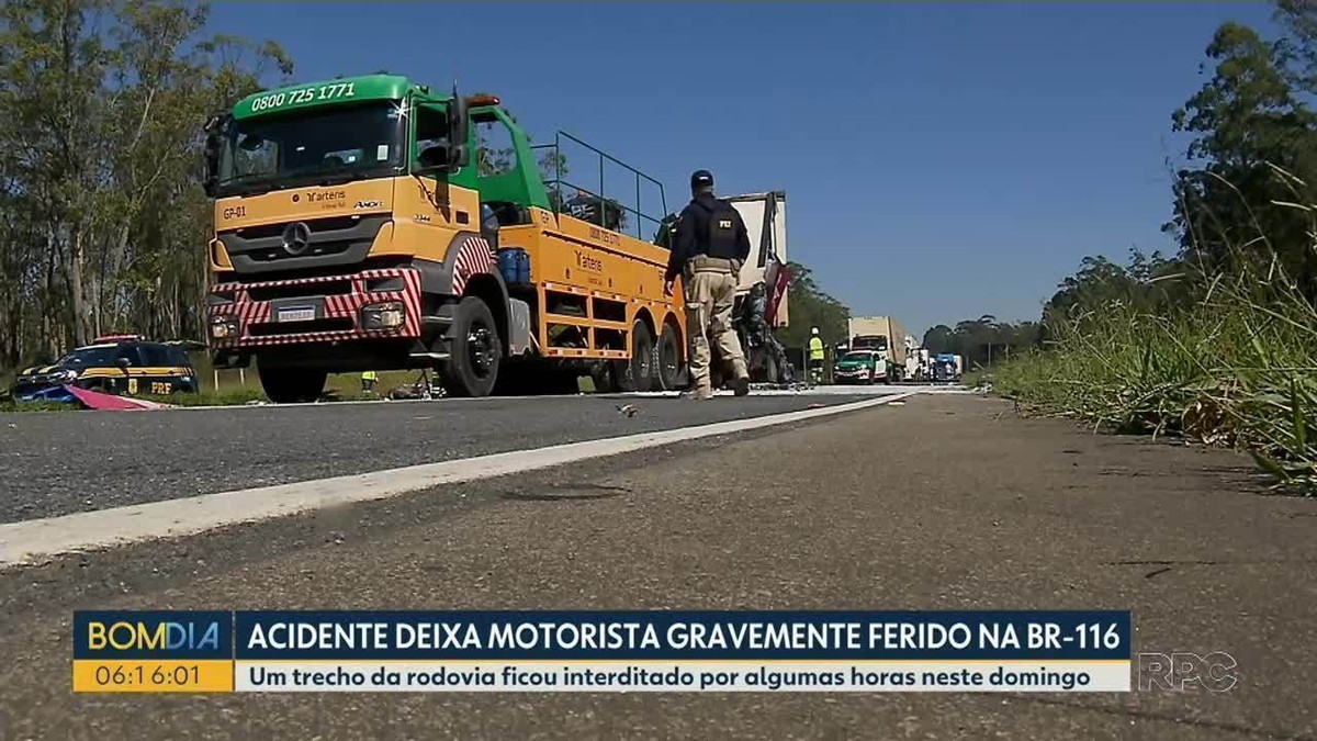 Acidente arranca cabine de caminhão na BR-116, no Contorno Norte ...