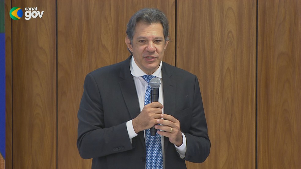 Haddad apresenta projeto que amplia para R$ 5 mil faixa de isenção do Imposto de Renda — Foto: CanalGov/Reprodução