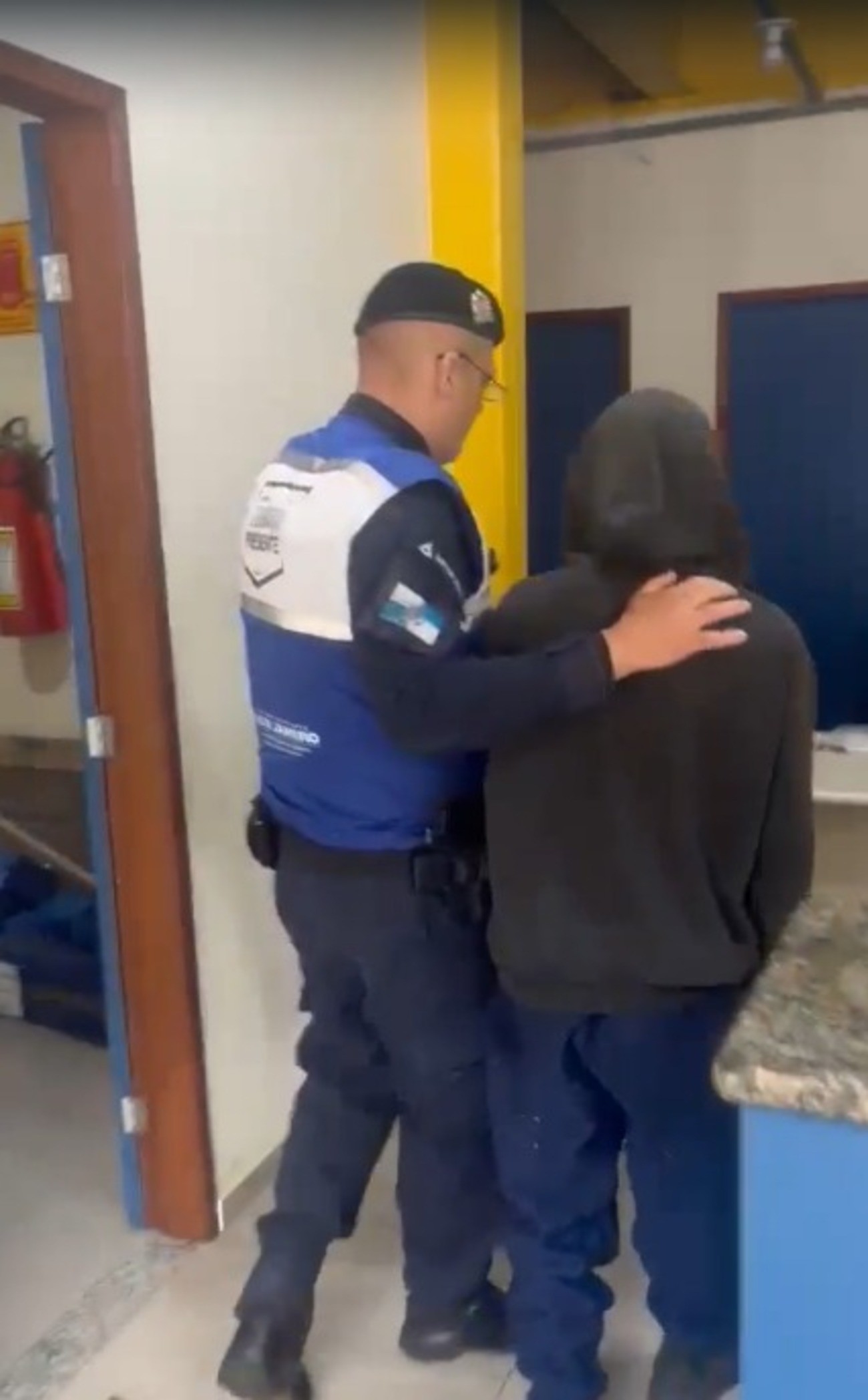 Foragido por suspeita de tráfico de drogas é preso em Piraí