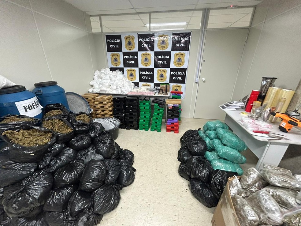 Drogas foram encontradas em hotel de luxo e condomínio de alto padrão — Foto: Divulgação/Polícia Civil