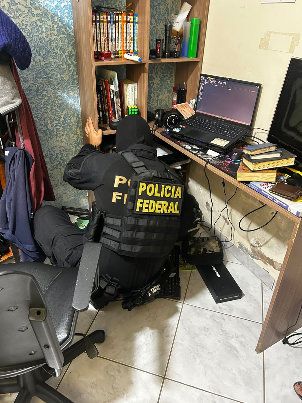 Operação da Polícia Federal mira rede de dinheiro falso em comércios de Rondonópolis (MT)