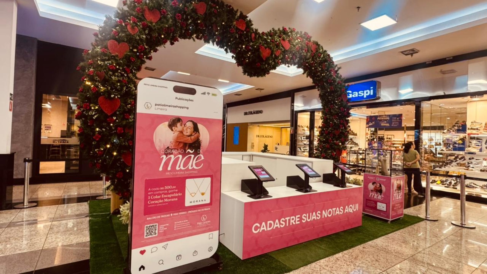 Pátio Limeira Shopping presenteia clientes com colar banhado a ouro