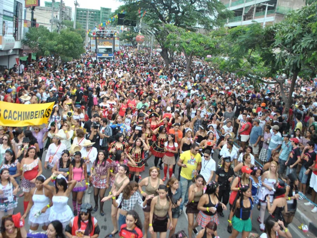 Cláudia Leitte anuncia show na drilha de Caruaru 2026; cantora se apresenta no mês de junho