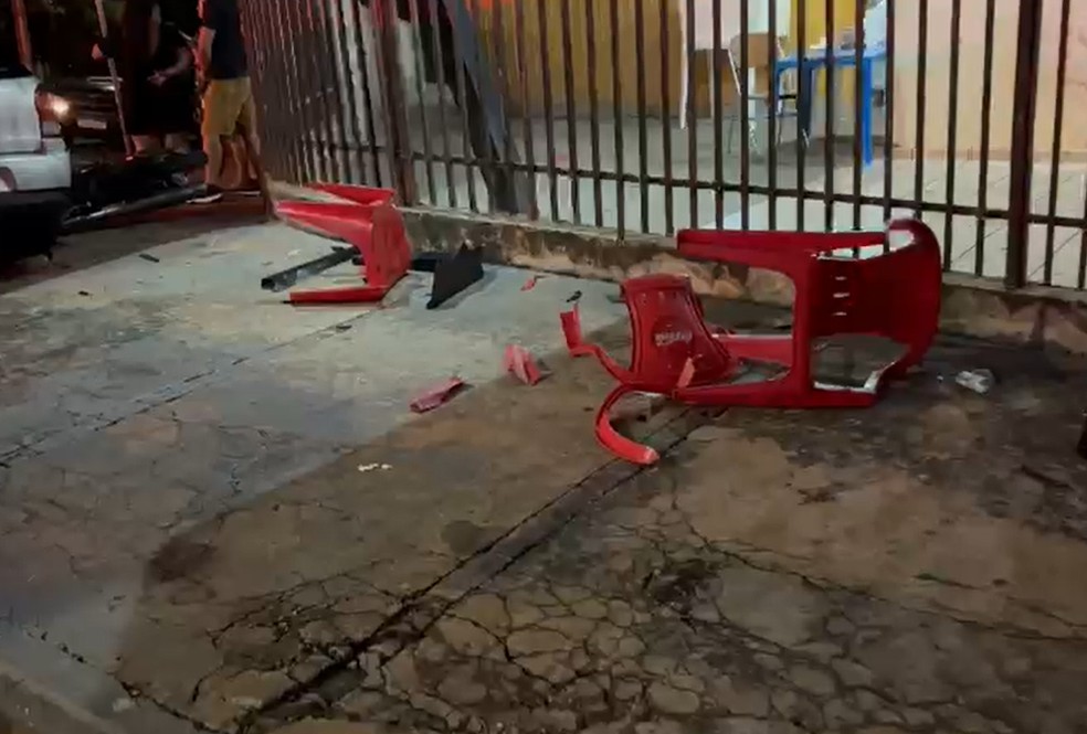 Motorista bêbado perde o controle do carro, atropela pedestres na calçada e é preso no PR — Foto: Cedida por Tinti RC FM