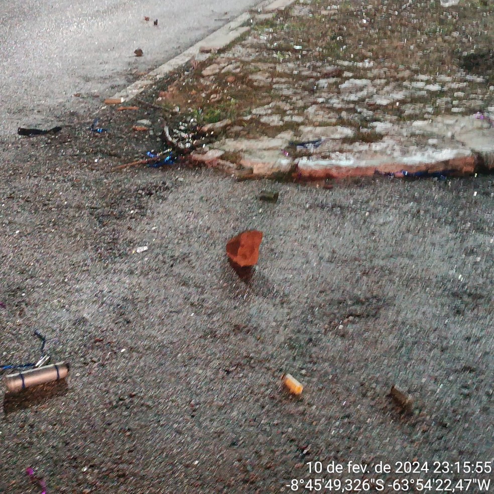 Pedra supostamente arremessada contra policiais em Porto Velho — Foto: PM/Divulgação