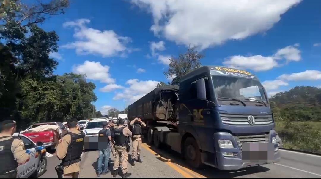 Grupo armado faz família refém em Carandaí, foge e troca tiros com a polícia na BR-040