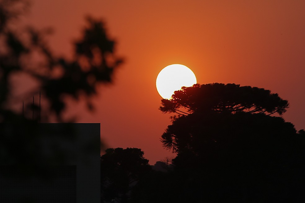 A agência da ONU alerta que ondas de calor extremas, secas e inundações devastadoras afetaram milhões de pessoas e custaram bilhões de dólares somente este ano. — Foto: José Fernando Ogura/AEN