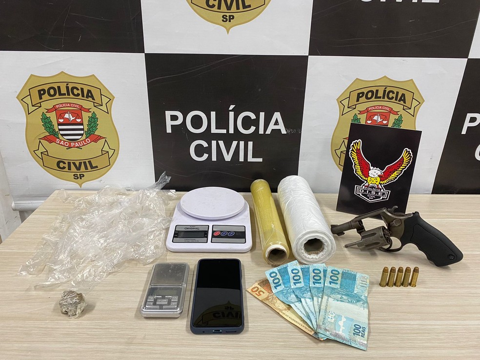 Homem é preso após tentar incriminar filho da ex por tráfico de drogas como forma vingança no litoral de SP. — Foto: Divulgação/Polícia Civil