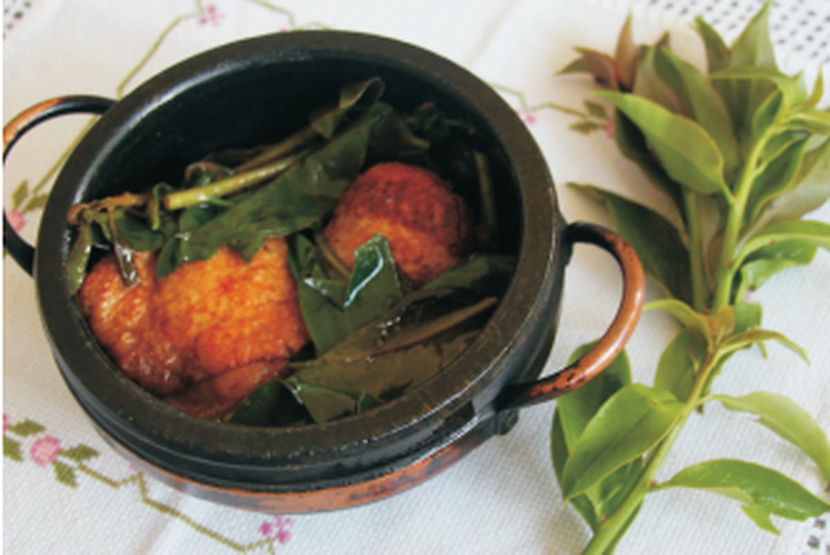 Confira uma receita de frango com ora-pro-nóbis