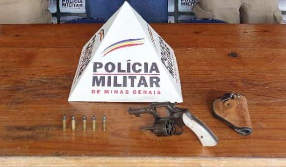 Polícia Militar apreende arma e prende homem por violência doméstica em José Raydan 