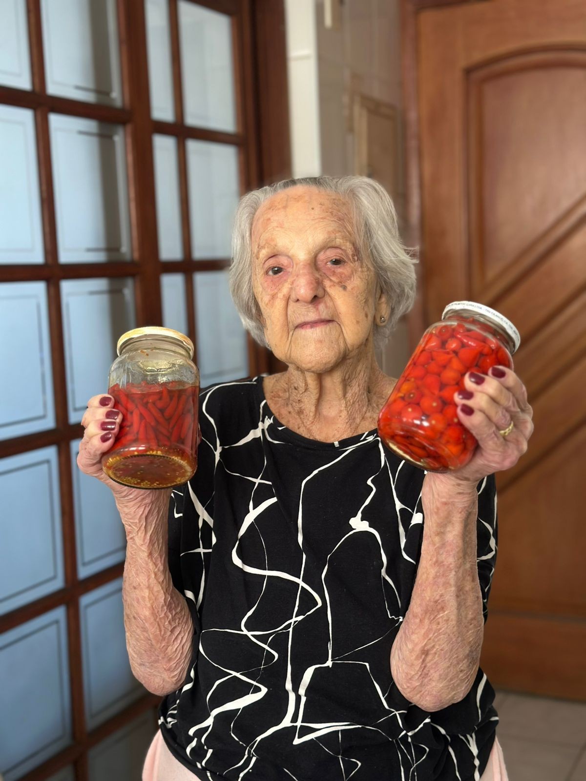 Idosa de 101 anos viraliza nas redes sociais com vídeos em que ensina receitas de família: 'Estou querendo viver mais'