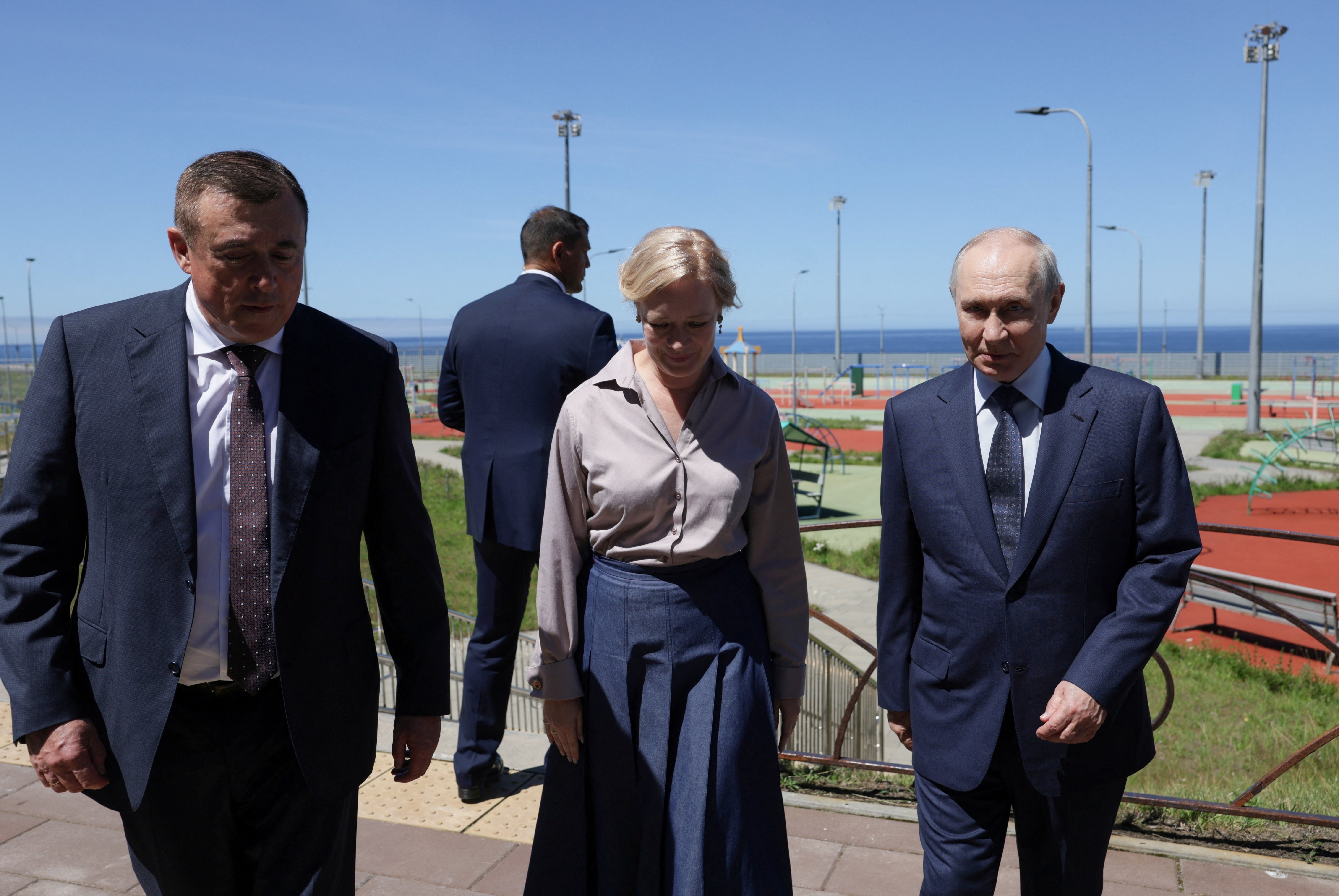 Japão convoca embaixador russo após Putin visitar as Ilhas Curilhas, disputadas com a Rússia