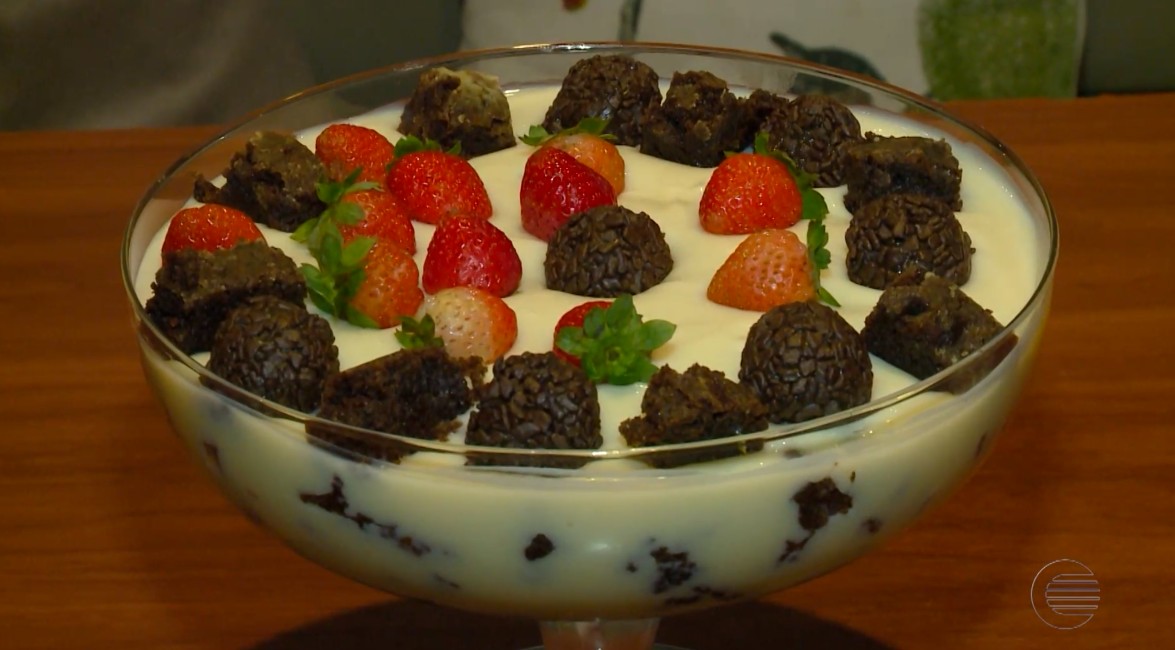 Clube Rural ensina a preparar uma deliciosa receita de creme de limão com brownie