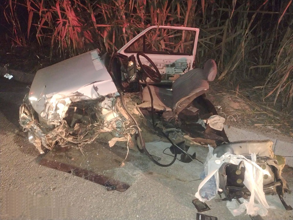 Motorista morre em acidente que partiu carro ao meio em rodovia de Pilar do Sul