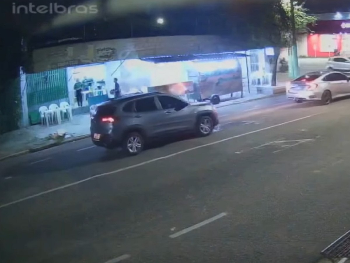 Câmera flagra lanchonete sendo assaltada no bairro da Cremação, em Belém