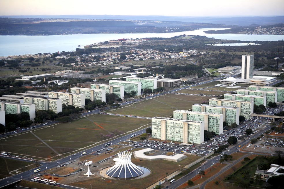 Vista aérea da Esplanada dos Ministérios em Brasília (DF) em novembro de 2015 — Foto: Ana Volpe/Agência Senado