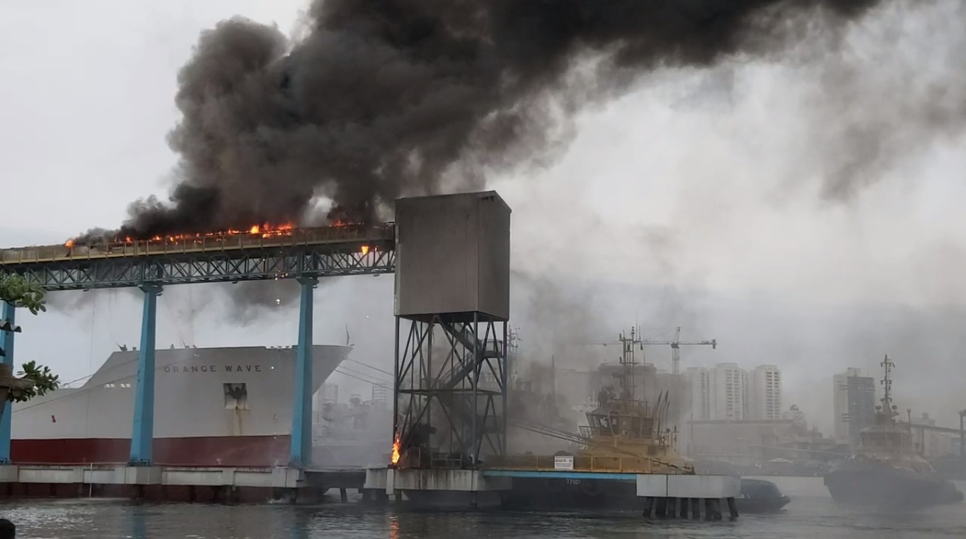 Terminal é condenado a pagar R$ 2,8 milhões a empresas que a auxiliaram no combate a incêndio no Porto de Santos