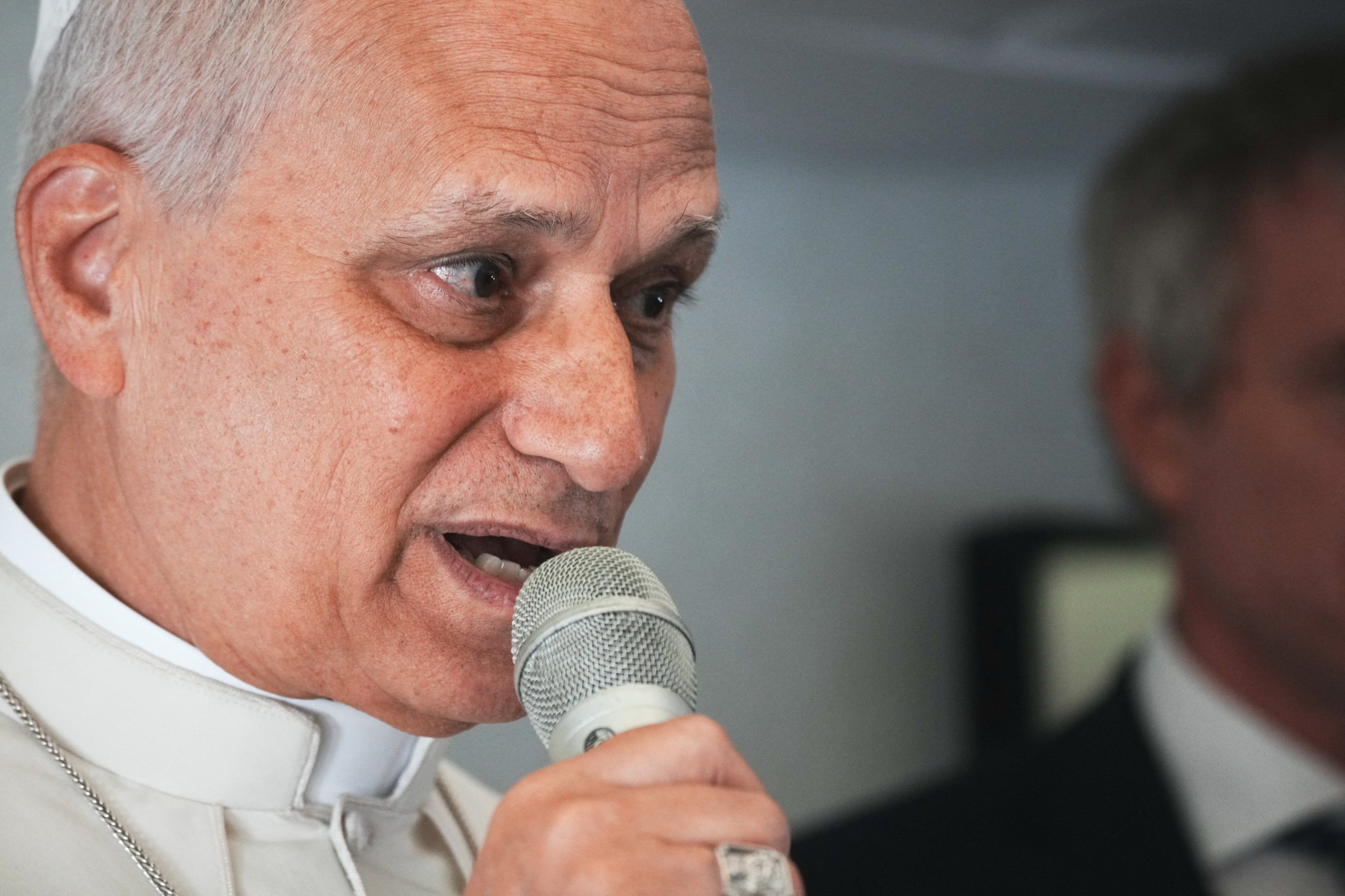 Leão XIV sinaliza que não planeja ir além das bênçãos para casais do mesmo sexo