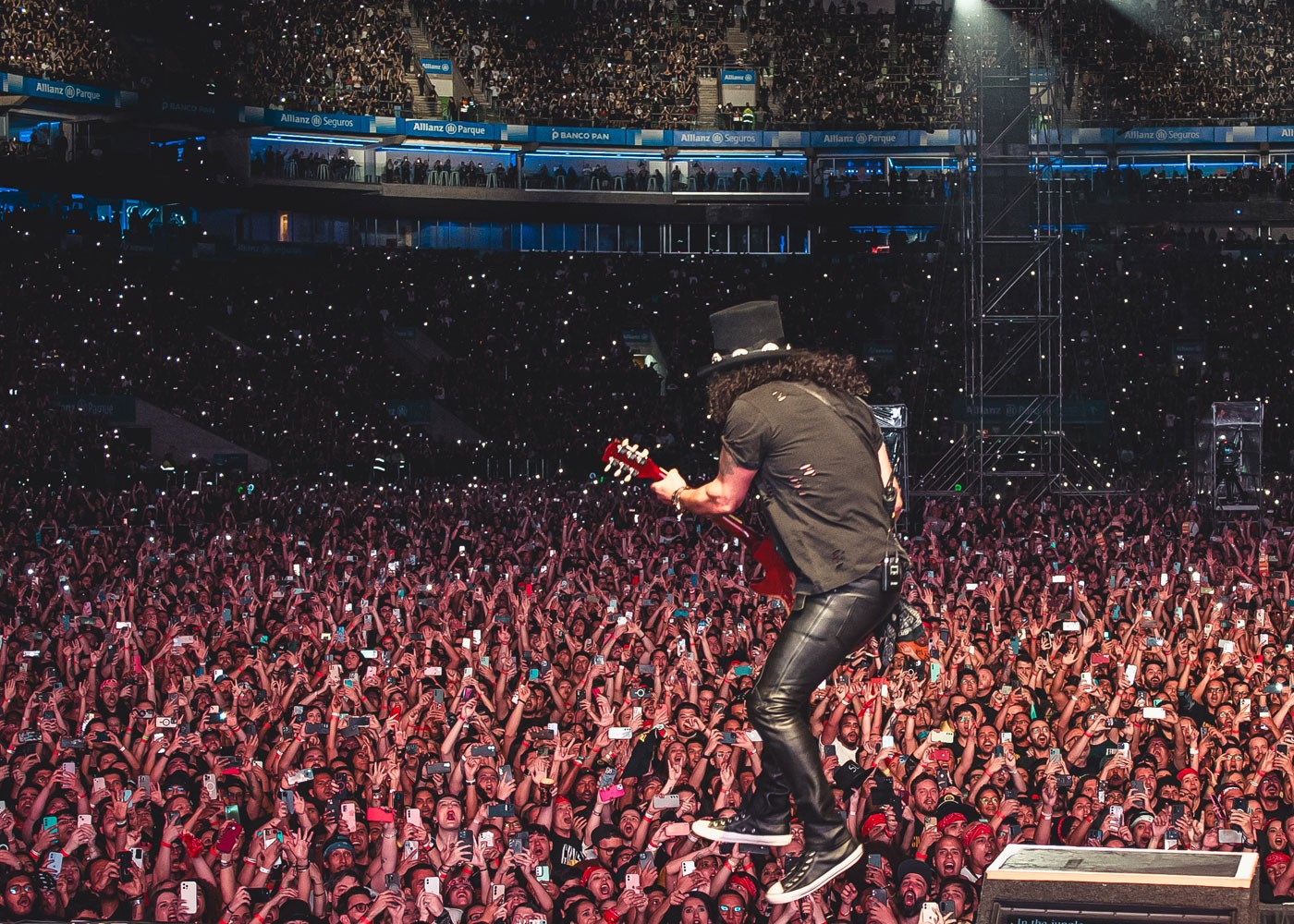 Show do Guns N’ Roses mobiliza operação com 900 policiais para segurança do público em Cuiabá