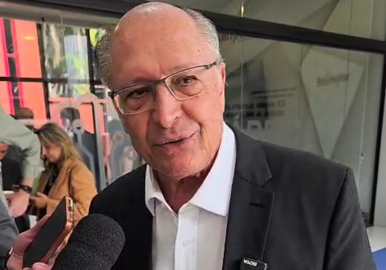 'Portal Único pode reduzir em R$ 40 bilhões ao ano o custo do comércio exterior', diz Alckmin